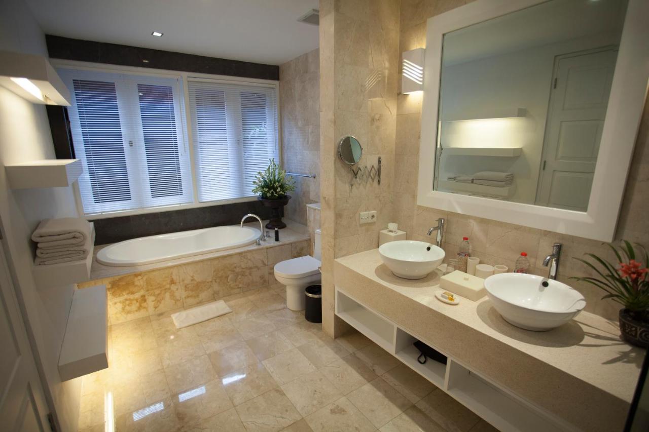 Lakshmi Luxury Villas, Walk To The Beach And Seminyak Shopping Экстерьер фото