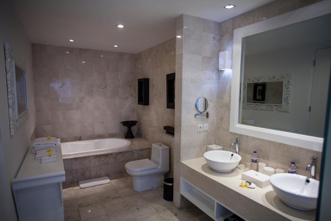 Lakshmi Luxury Villas, Walk To The Beach And Seminyak Shopping Экстерьер фото